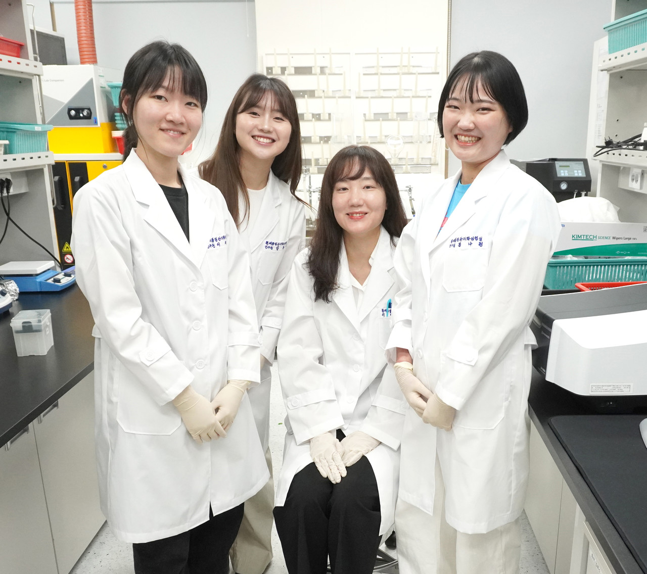 ▲전남대 이영분 교수(왼쪽 세 번째) ⓒ전남대학교