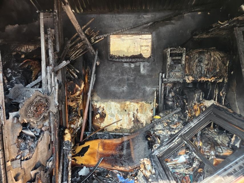 ▲화재로 인해 주택이 전소됐다. ⓒ여수소방서 제공