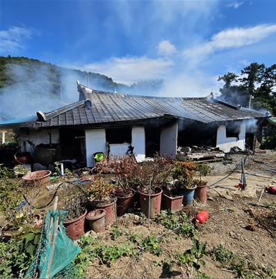 ▲여수시 개도리 화재  ⓒ여수소방서