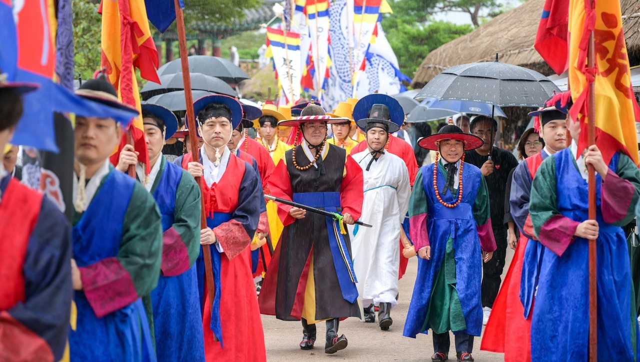 ▲순천 낙안읍성에서 낙안군수 부임행렬을 재현하고 있다. ⓒ순천시