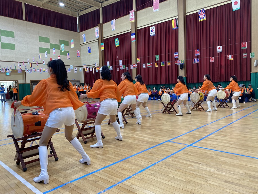 ▲ 개막을 알리는 여수고고장구팀의 퍼포먼스