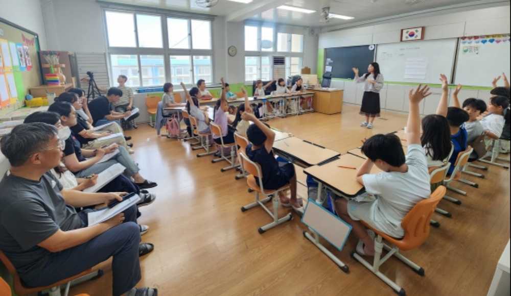 ▲ 최지유 교사가 공개 수업을 진행하고 있다. ⓒ전남교육청