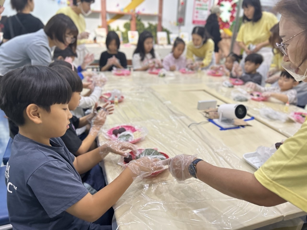▲ 그림책 동아리 ‘다독다독’  체험 행사 ⓒ김인옥
