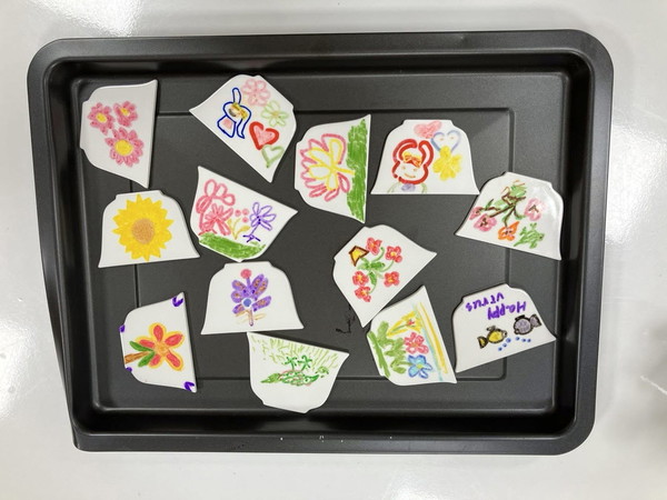 ▲ 어르신들이 만든 분청사기 자석들