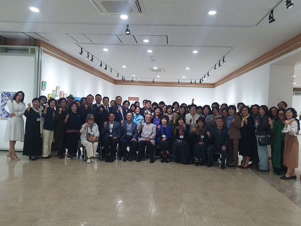 ▲ 기념식이 끝나고 찍은 단체사진  ⓒ공문택