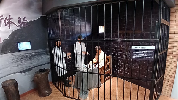 ▲ 윤동주 기념관에는 윤동주가 일본 유학시절 독립운동했다는 혐의로 일본 후쿠오카 감옥에서 생체실험 대상이 되어 죽어가는 모습이 재현되어 있었다. ⓒ 오문수