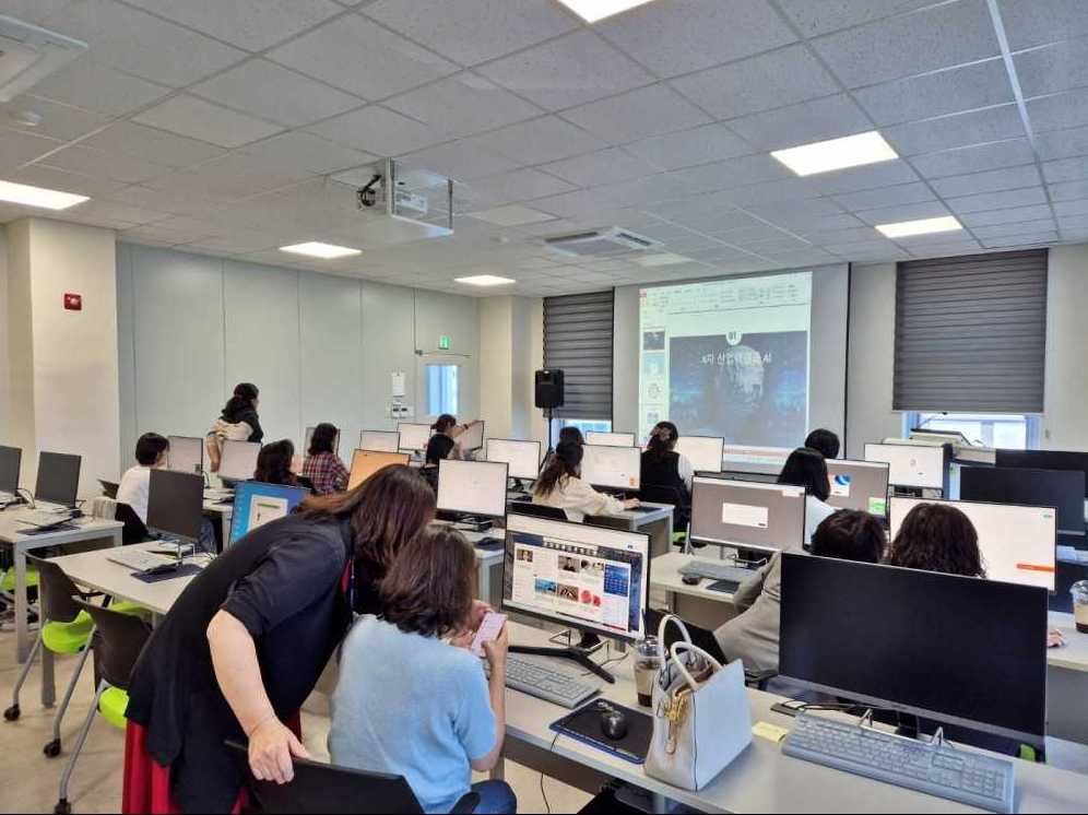 ▲ 새일센터 직원들을 대상으로 직무 교육을 실시하였다ⓒ전남광역여성새로일하기센터