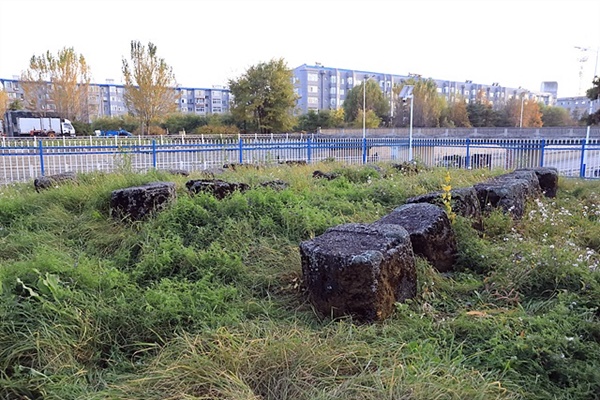 ▲ 돈화시에 있는 강동 24 기단석 모습으로 발해 유적이다. ⓒ 오문수
