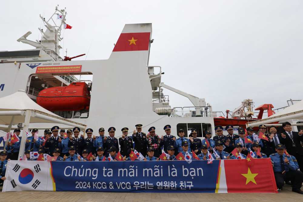 ▲ 베트남 해경과 단체사진  모습ⓒ해양경찰교육원