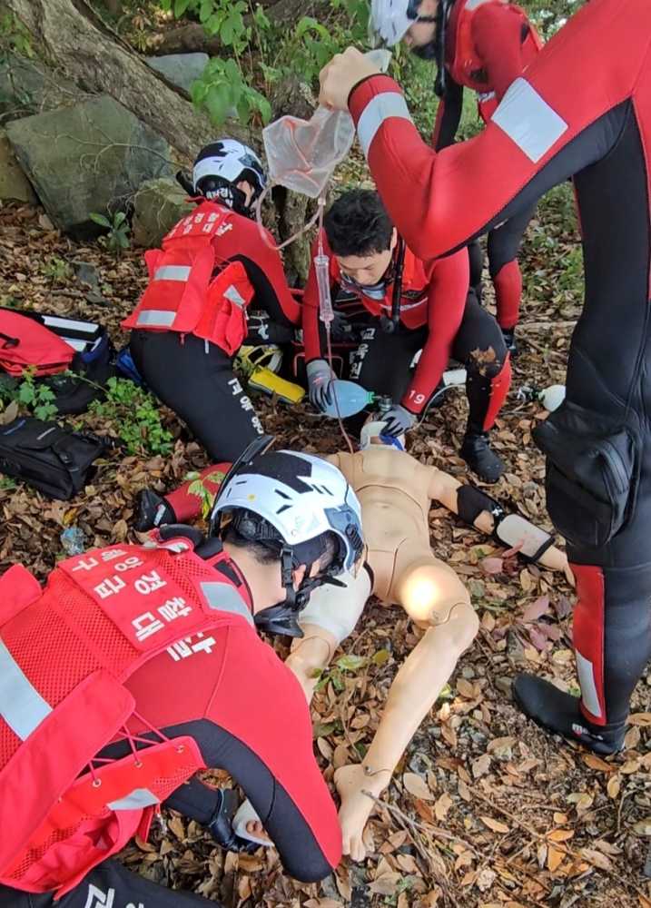 ▲ 외상 심정지 환자 구호조치 모습ⓒ해양경찰교육원