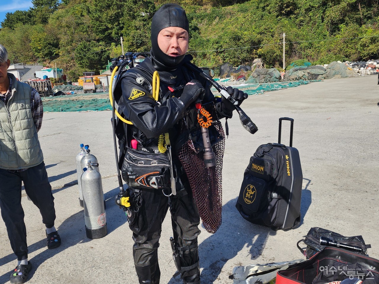 ▲ 불가사리 퇴치대회 및 수중정화활동에 나선 여수라움스쿠버 박종학(44세)씨 ⓒ심명남
