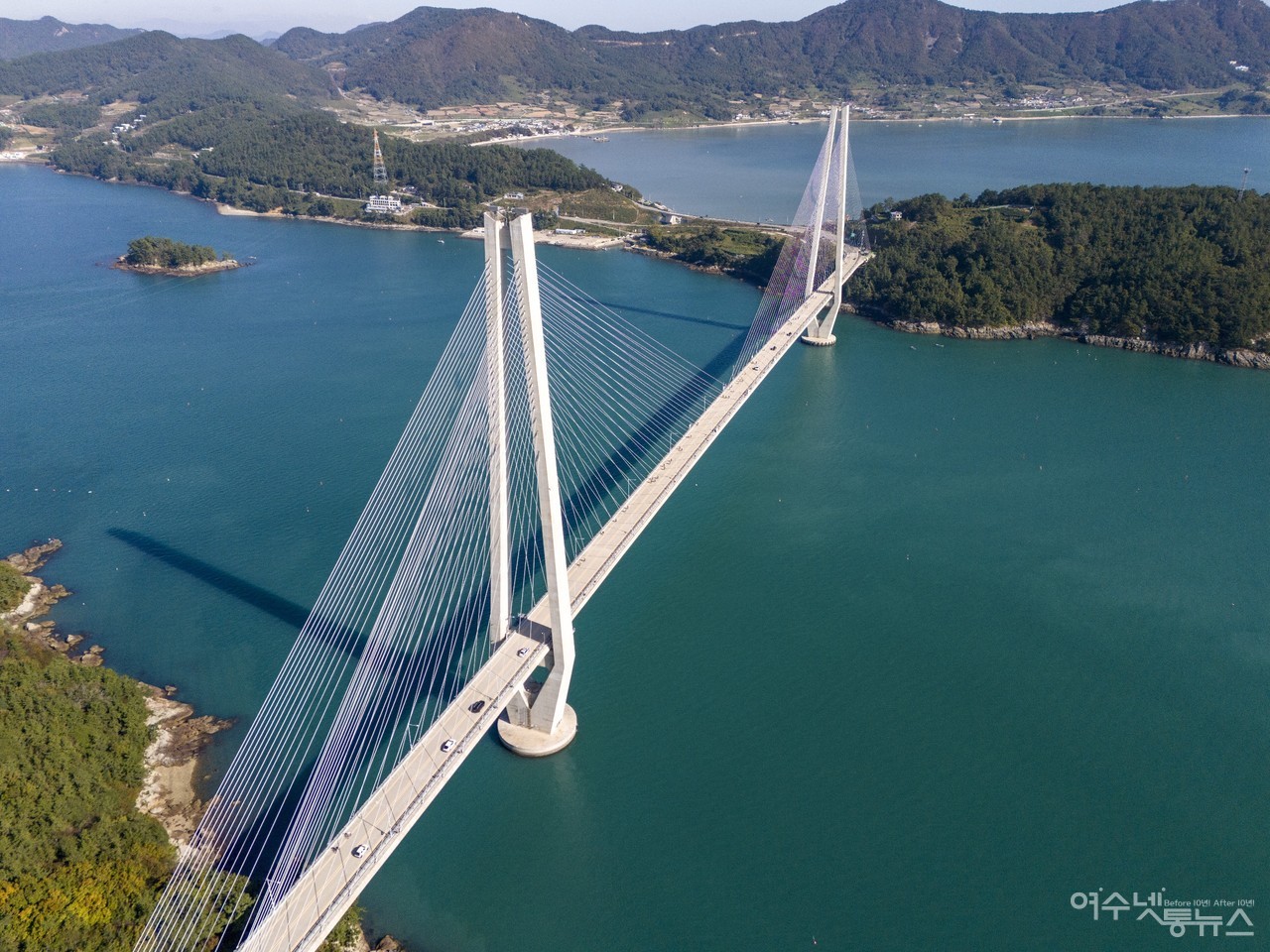 ▲ 5개의 다리 아래로 펼쳐지는 환상의 레이스 ⓒ여수자전거연맹 제공