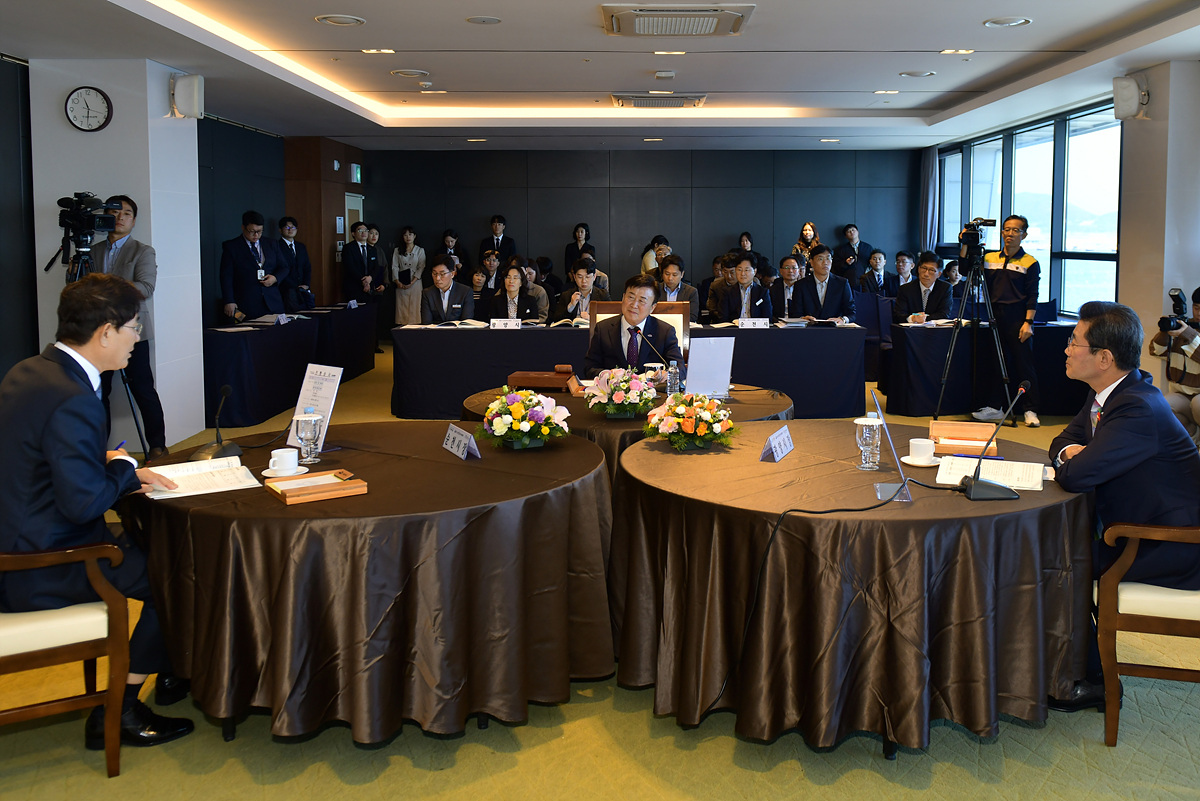 ▲ 여수․순천․광양시 행정협의회 제38차 정기회의 사진(왼쪽부터 노관규 순천시장, 정기명 여수시장, 정인화 광양시장) ⓒ여수시