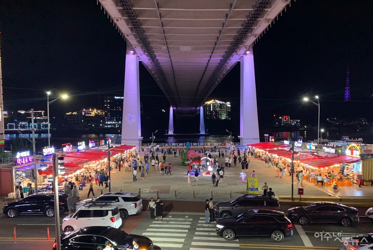 ▲여수시가 관광 대표 콘텐츠인 ‘낭만포차’를 새롭게 이끌어갈 제9기 운영자를 모집한다. ⓒ여수시