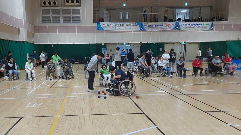 ▲제26회 여수시 장애인 생활체육대회가 지난 7일부터 8일까지 2일간 ‘도전을 통해! 장애를 넘어! 새로운 도약!’을 주제로 장애인국민체육센터 및 종목별 경기장에서 열렸다. ⓒ여수시