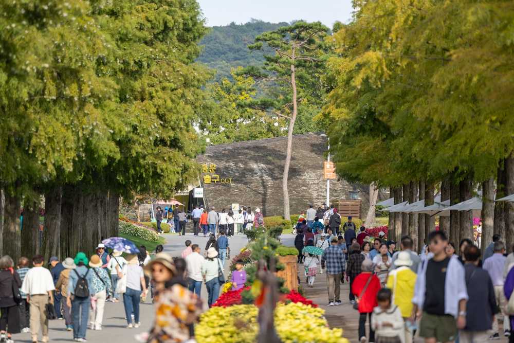 ▲ 올해 4월 새롭게 개장한 국가정원이 관람객으로 붐비고 있다 ⓒ순천시