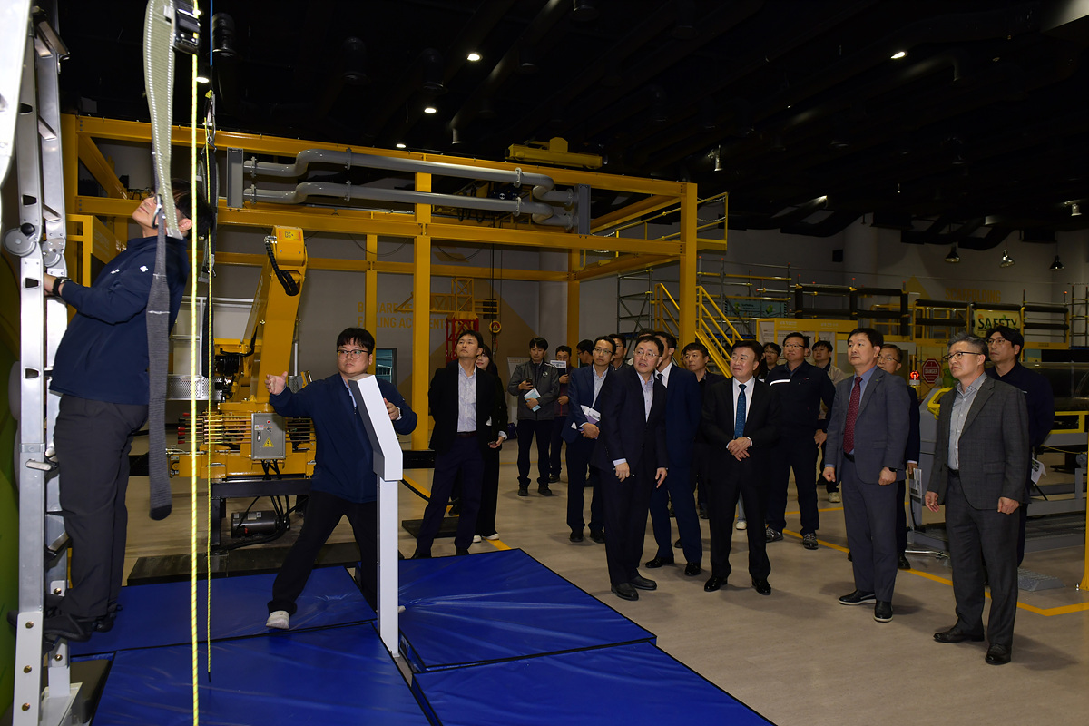 ▲정기명 여수시장, 산단 통합안전교육 프로그램 참관 ⓒ여수시