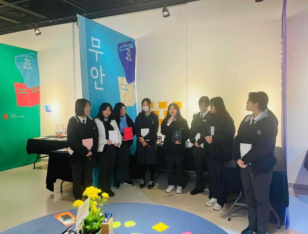 ▲ 학생 작가들이 자신의 책을 소개하고 있다.ⓒ전라남도교육청