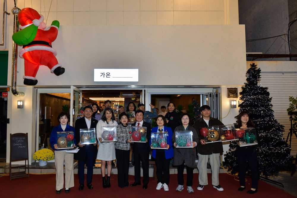 ▲ 여수시는 흥국상가 내 빈 점포를 활용해 ‘청년마을 가온’을 조성하고, 지난 23일 입주 청년들과 가온마을 개소식을 가졌다고 밝혔다.ⓒ여수시