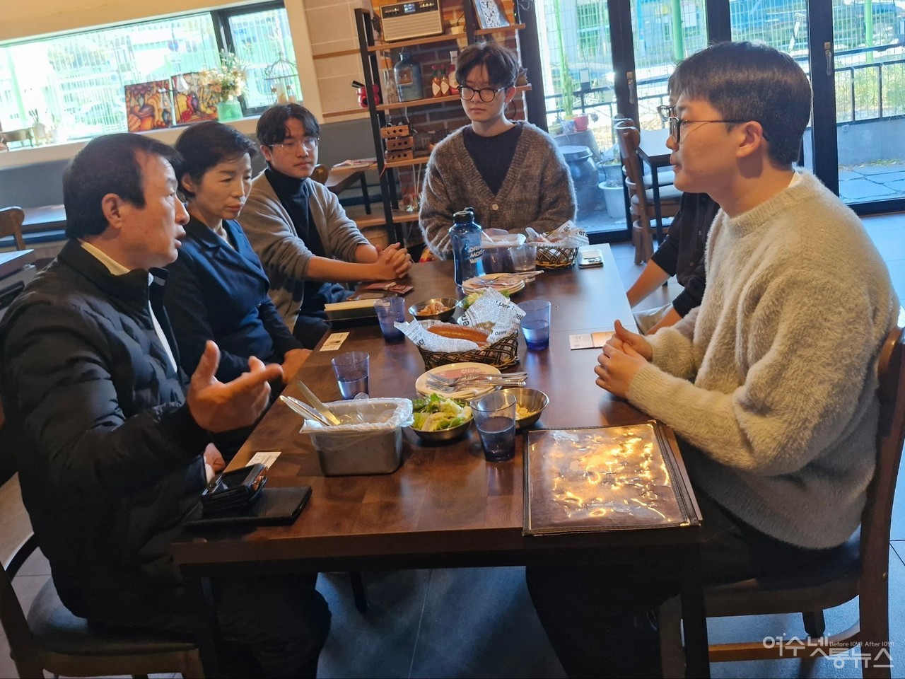 ▲ 여수동고동락(회장 송경진) 집행부가 전남대학교 학생들을 만나 청년 복지와 지역사회의 상생을 주제로 열린 간담회 ⓒ최은서