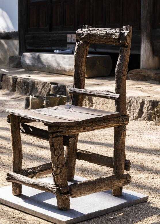 ▲법정스님 유물 ‘빠삐용 의자 ⓒ순천시