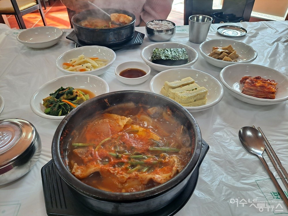▲첫술에 반한 여수 자연식당의 칼칼한 동태탕이다. ⓒ조찬현