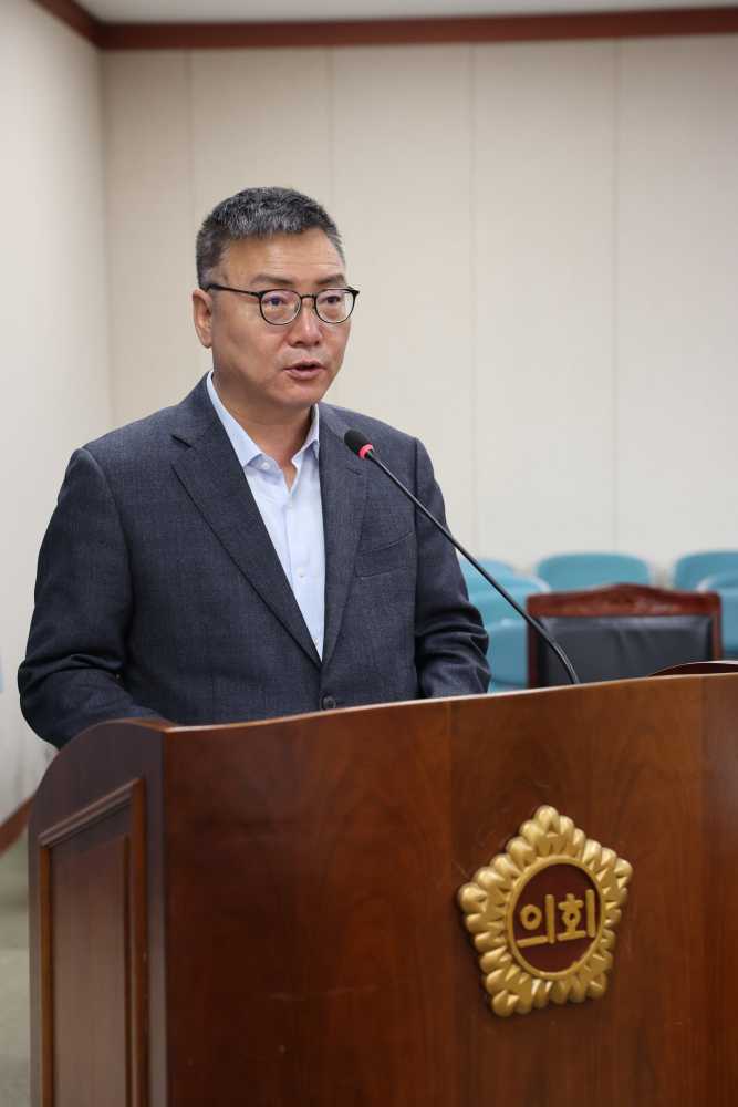 ▲ 최동익 의원 소규모 시장정비사업 활성화 근거 마련 발언 모습.ⓒ전라남도의회