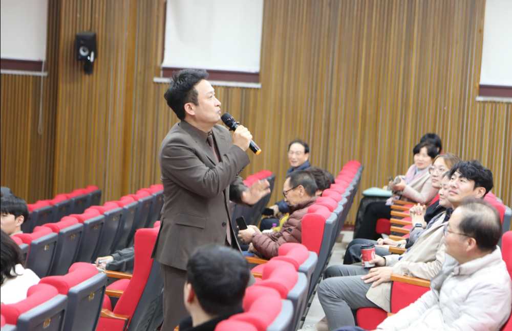 ▲여수캠퍼스 방송인 서경석씨 초청 강연 모습. ⓒ전남대학교