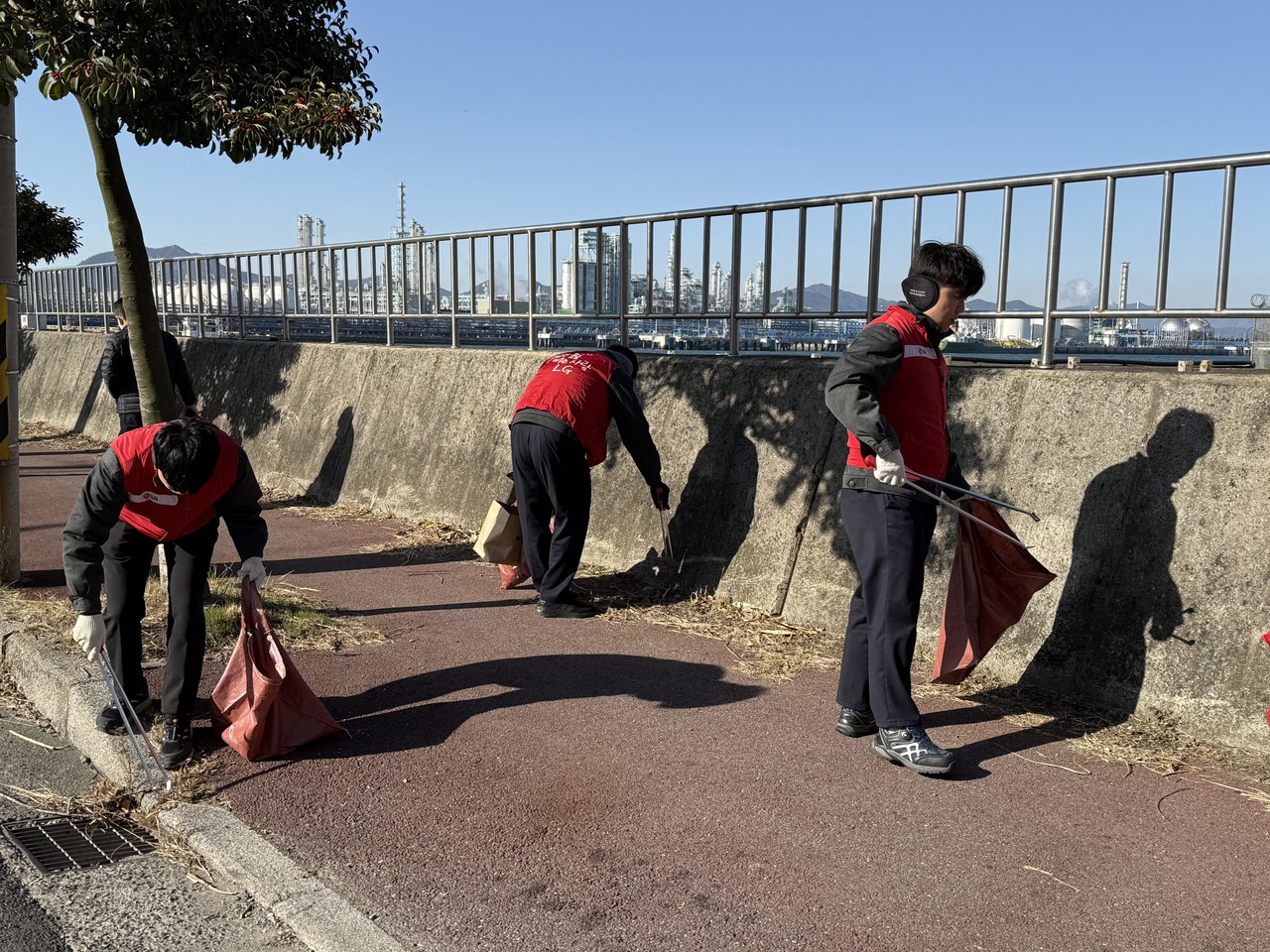 ▲ 여수상공회의소, 여수국가산단 클린 캠페인 ⓒ여수상공회의소