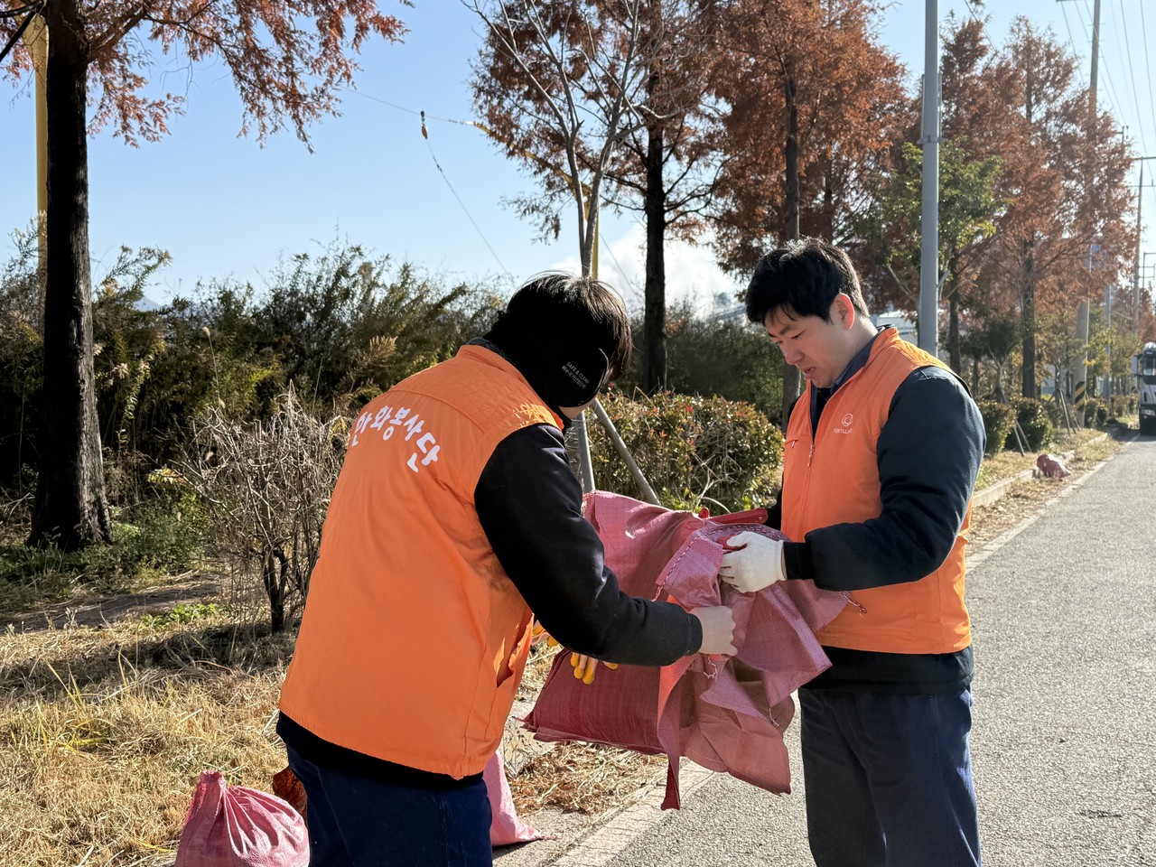 ▲ 여수상공회의소, 여수국가산단 클린 캠페인 ⓒ여수상공회의소