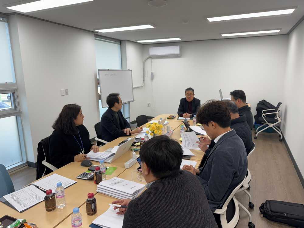 ▲ 2030교실 심사 위원회가 정보 비공개 평가에 임하고 있다. ⓒ전라남도교육청