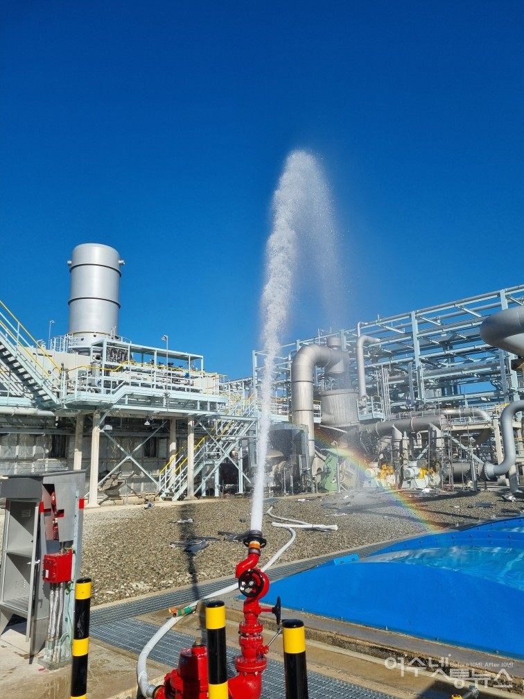 ▲ 여수국가산단 석유화학산업 업체 RTO(폐가스소각설비) 폭발사고.ⓒ독자 제공