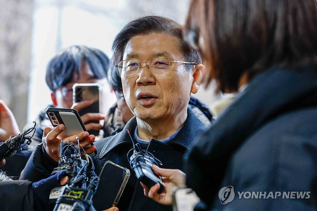 ▲ 경찰 3차 출석 요구에 응한 박종준 경호처장(서울=연합뉴스) 임화영 기자 = 윤석열 대통령에 대한 고위공직자범죄수사처의 체포영장 집행을 저지한 박종준 대통령 경호처장이 10일 오전 서울 서대문구 국가수사본부로 출석하고 있다. 2025.1.10 [공동취재] hwayoung7@yna.co.kr