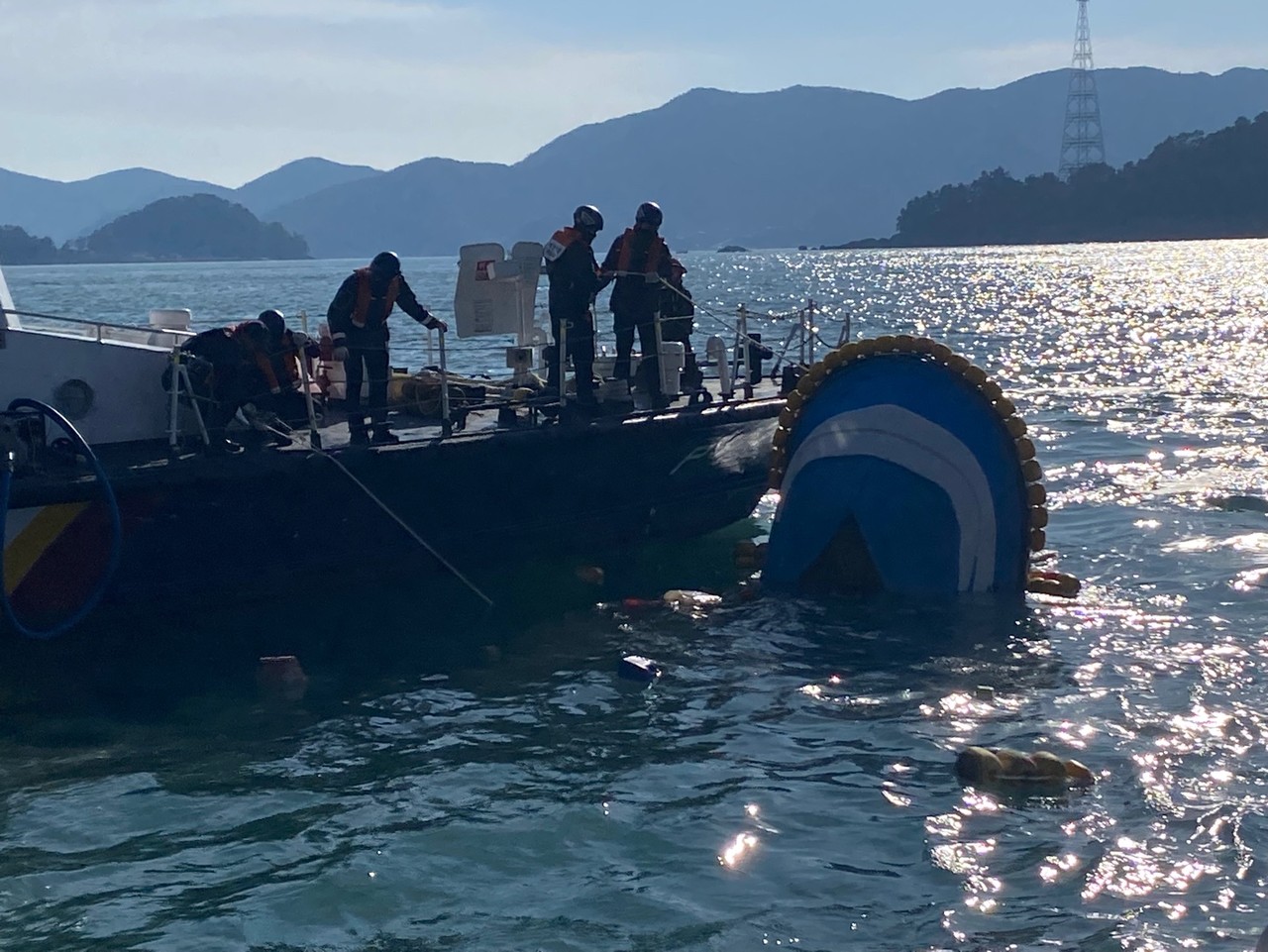 ▲선미부터 침몰하는 A호 ⓒ여수해양경찰서