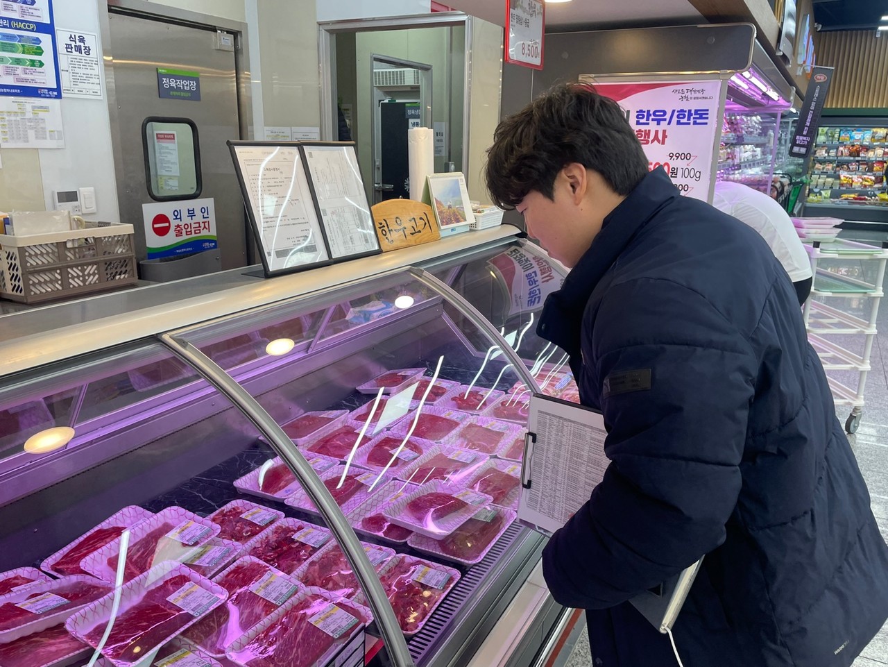 ▲ 축산물이력제 점검 ⓒ전라남도