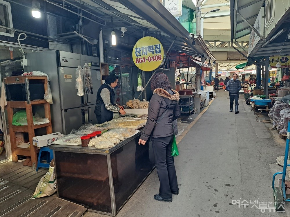▲여수 교동시장 잔치떡집 근처의 풍경이다. ⓒ조찬현