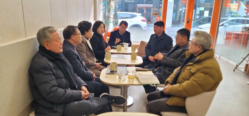 ▲여수시의회, 설맞이 국가산단·전통시장·상점가·택시운송사업장 등 민생현장 방문 ⓒ여수시의회