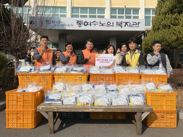 ▲ 한화에어로스페이스㈜ 여수사업장 명절 효도물품 전달