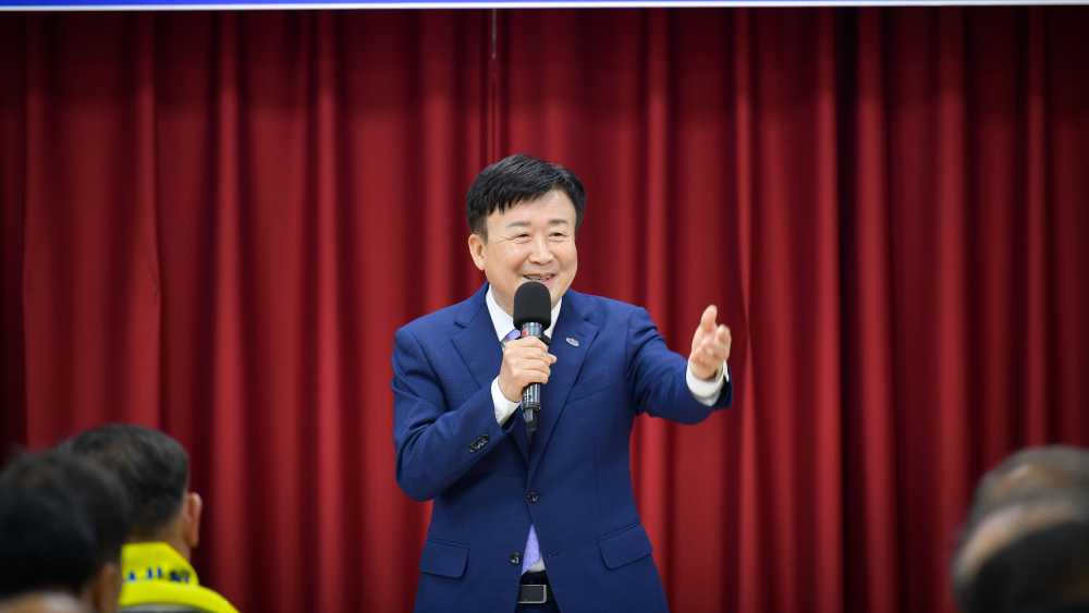 ▲정기명 여수시장이 시민과의 현장 소통을 위해 오는 5일 주삼동을 시작으로 27개 읍면동을 순회하며 ‘2025 시민과의 열린 대화’을 추진한다. ⓒ여수시