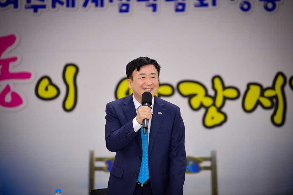 ▲ 정기명 여수시장이 시민과의 현장 소통을 위해 오는 5일 주삼동을 시작으로 27개 읍면동을 순회하며 ‘2025 시민과의 열린 대화’을 추진한다.ⓒ여수시