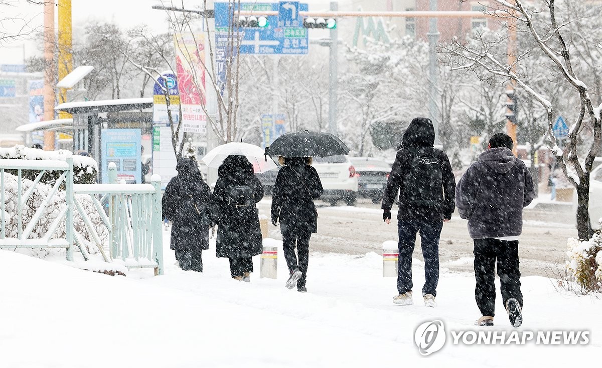 ▲ 함박눈 내리는 출근길