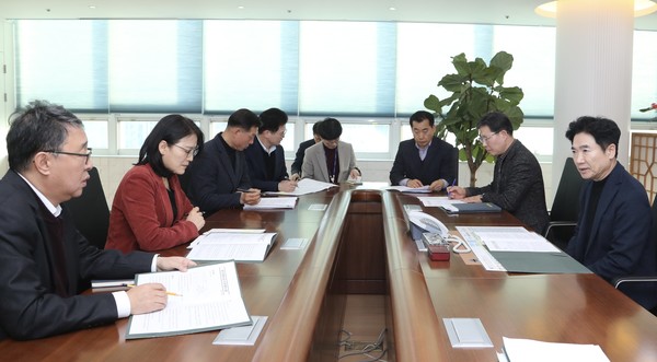 ▲ 전라남도교육청은 11일 오후 교육감실에서 김대중 교육감 주재로 긴급 대책회의를 열었다. ⓒ전라남도교육청