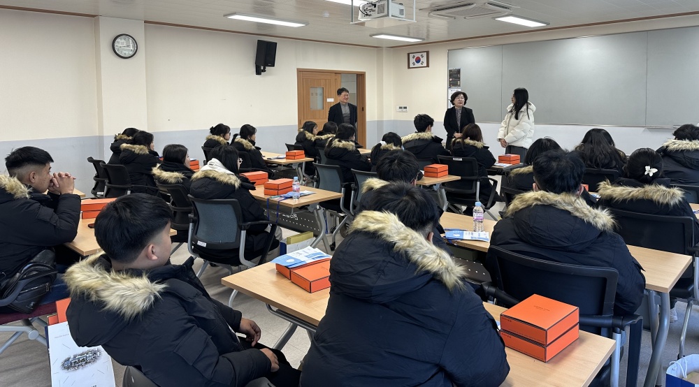 ▲ 구림공업고등학교 학생들이 학교 소개 및 오리엔테이션을 받고 있다. ⓒ전라남도교육청