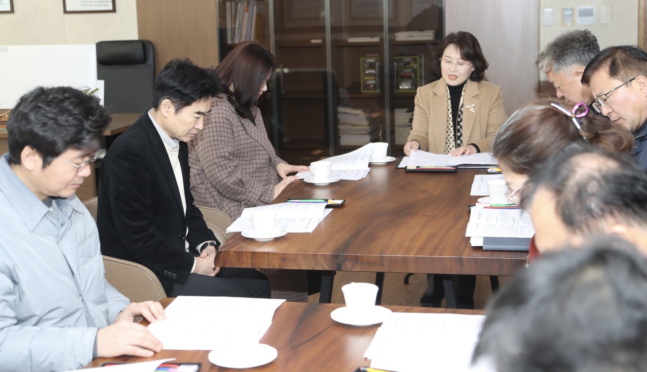 ▲전남교육청, 오룡초 관계자들이 늘봄학교 학생 귀가 안전 강화 대책을 논의하고 있다. ⓒ전남교육청