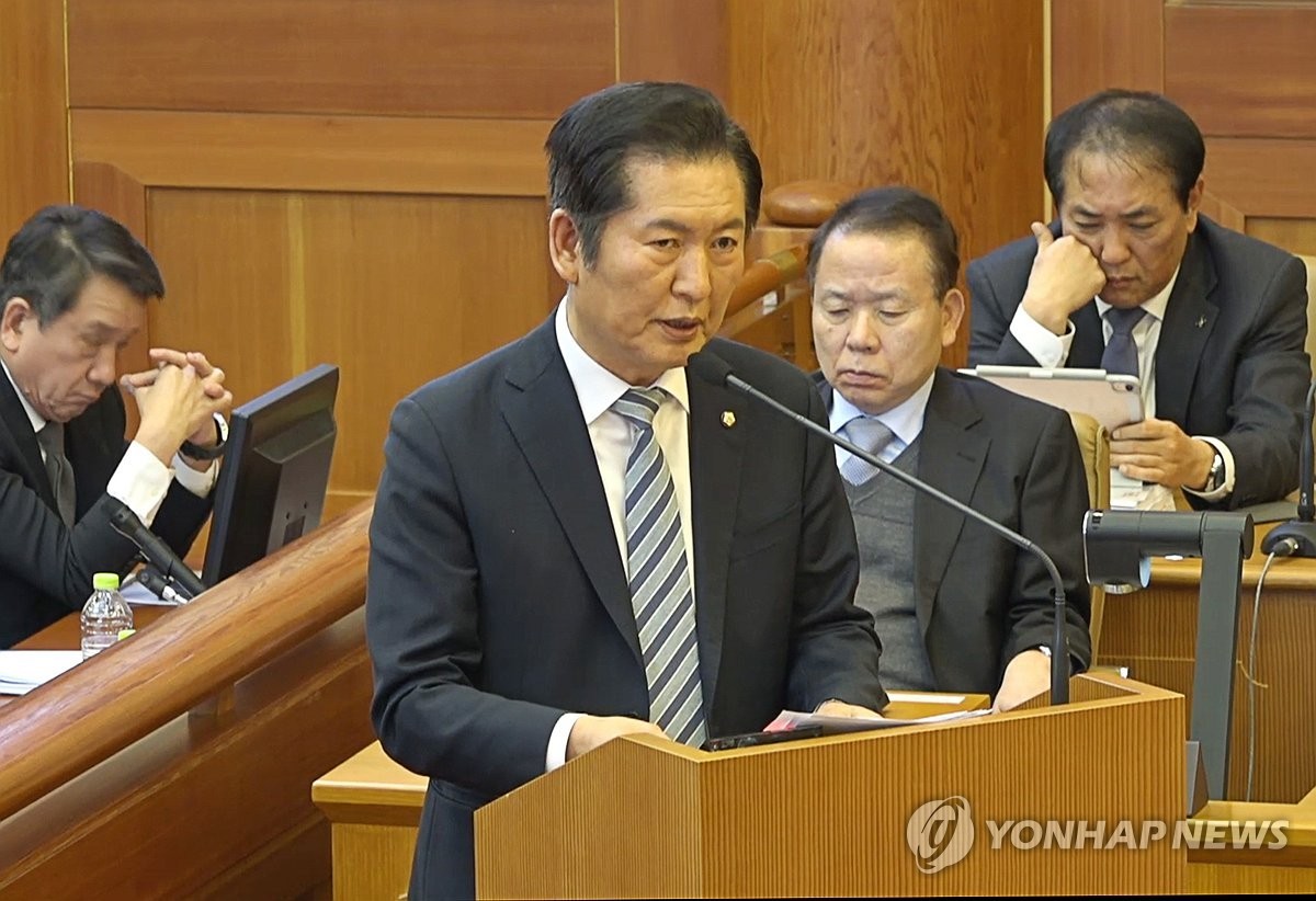 ▲ 최종 의견 진술하는 정청래 단장(서울=연합뉴스) 정청래 국회 탄핵소추단장이 25일 서울 종로구 헌법재판소에서 열린 윤석열 대통령 탄핵심판 11차 변론에서 최종 의견 진술을 하고 있다. 2025.2.25 [헌법재판소 제공. 재판매 및 DB금지] photo@yna.co.kr