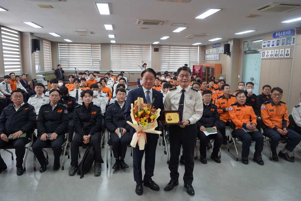 ▲여수상공회의소 한문선 회장을 초청하여‘명사에게 길을 묻다’라는 주제로 직장교육 진행 ⓒ여수소방서