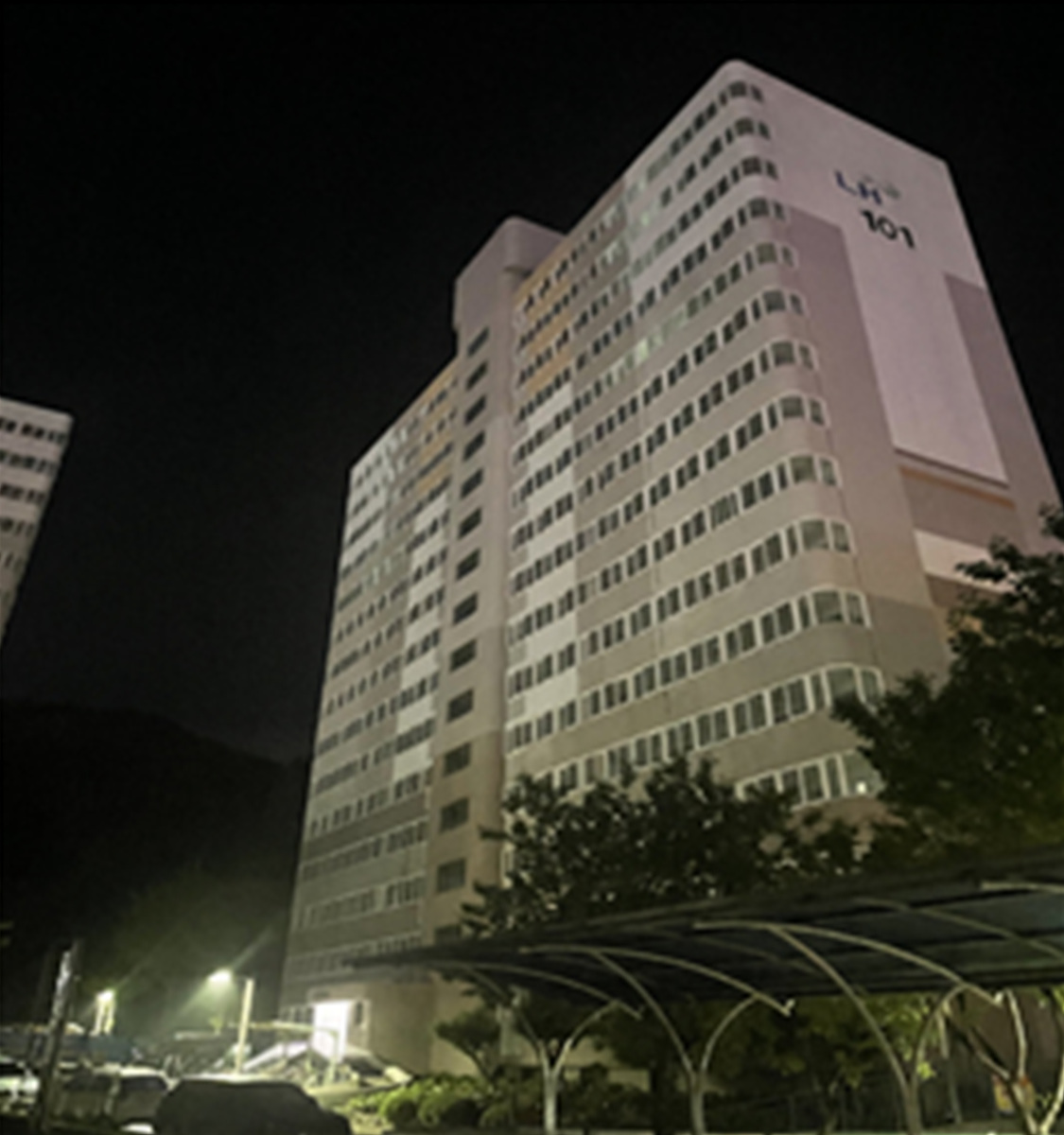 ▲지난해 여천무선1차 주공아파트에서 에너지 절약을 위한 소등 행사를 실시했다 ⓒ여수시