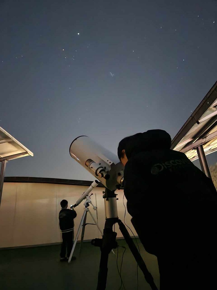 ▲순천시 청소년수련관, 가족이 함께 별본다. ⓒ순천시