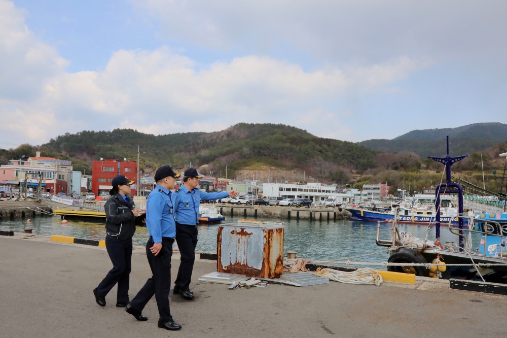 ▲여수해경서장이 돌산관내 해상치안 현장점검 중이다. ⓒ여수해양경찰서
