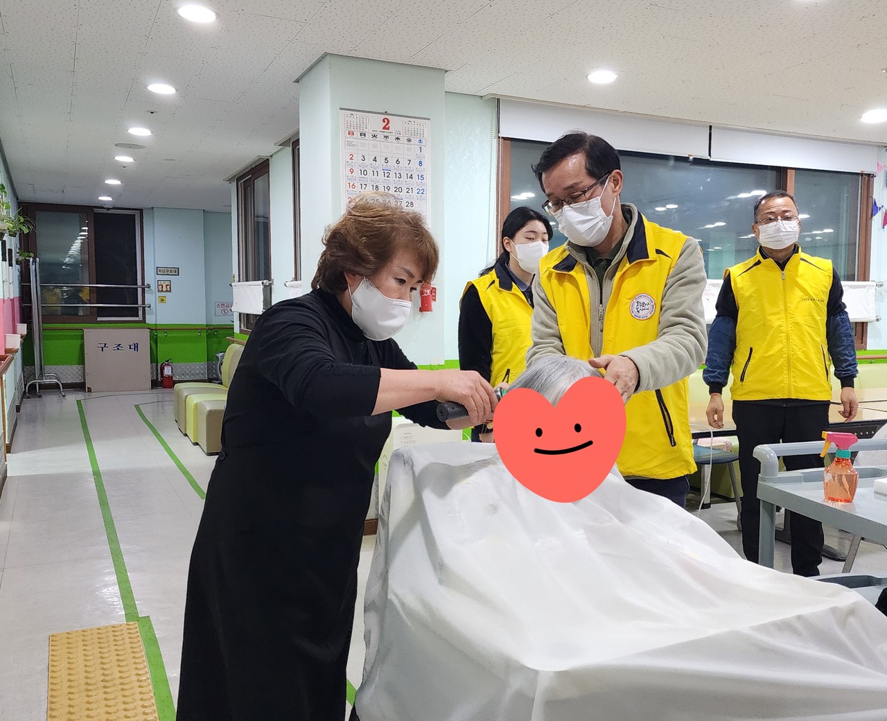 ▲봉사에 함께한 미용사 ⓒ김경희